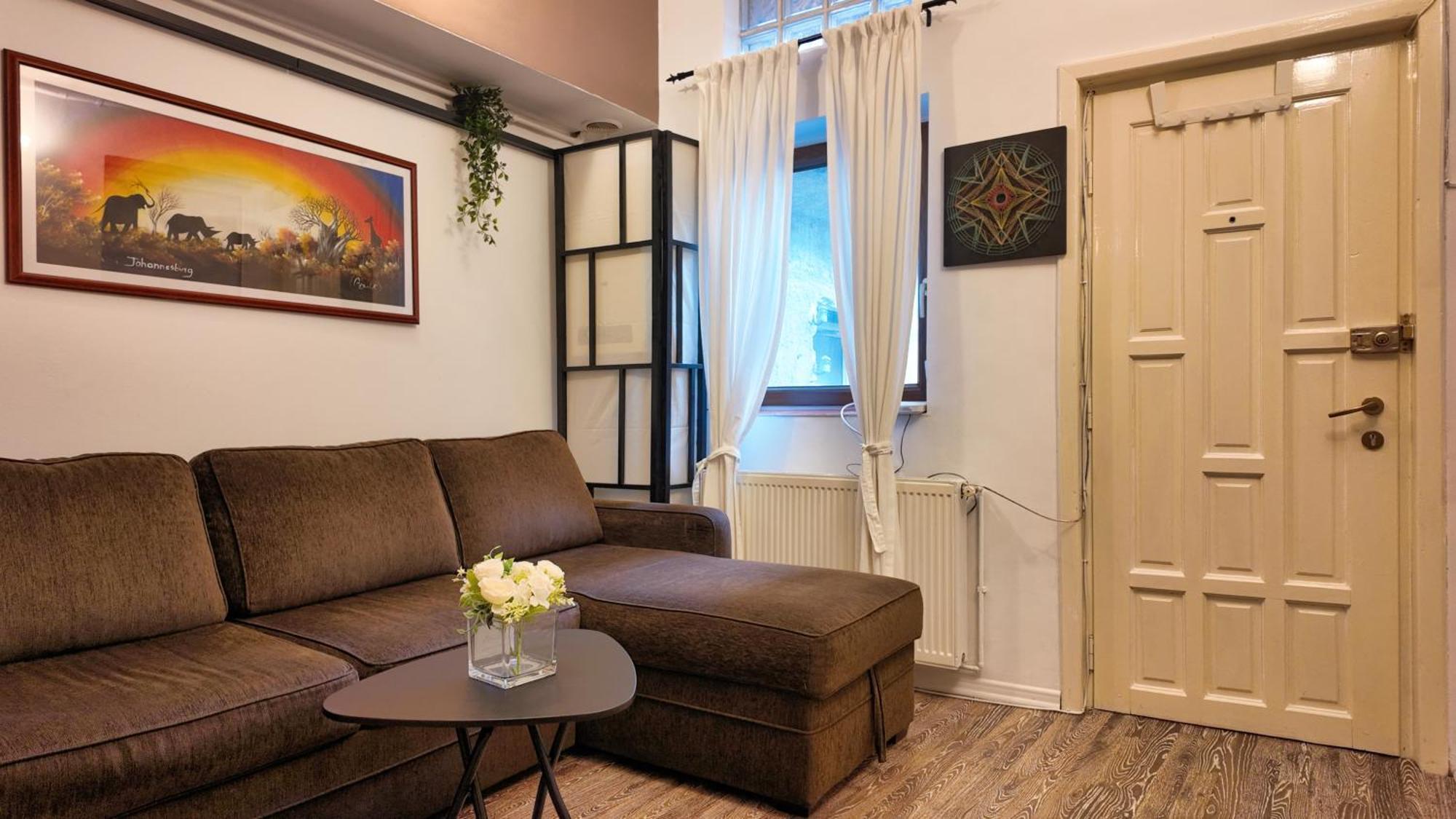 Intimo Oldtown Romantic Apartment Brasov Exterior photo