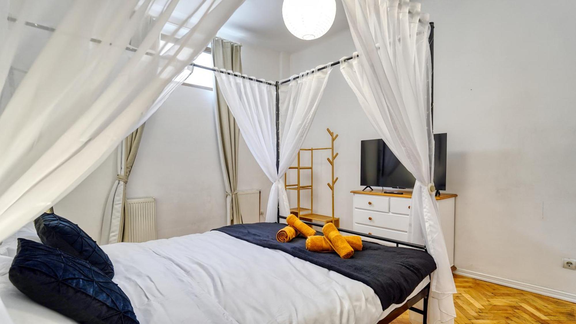 Intimo Oldtown Romantic Apartment Brasov Exterior photo
