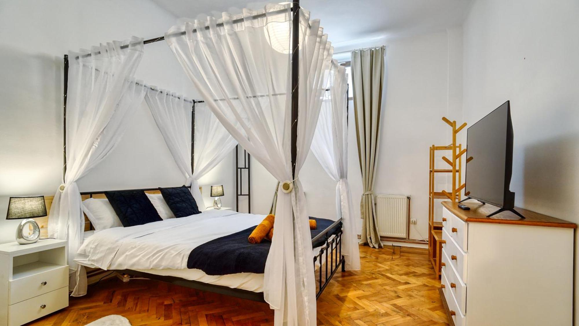 Intimo Oldtown Romantic Apartment Brasov Exterior photo
