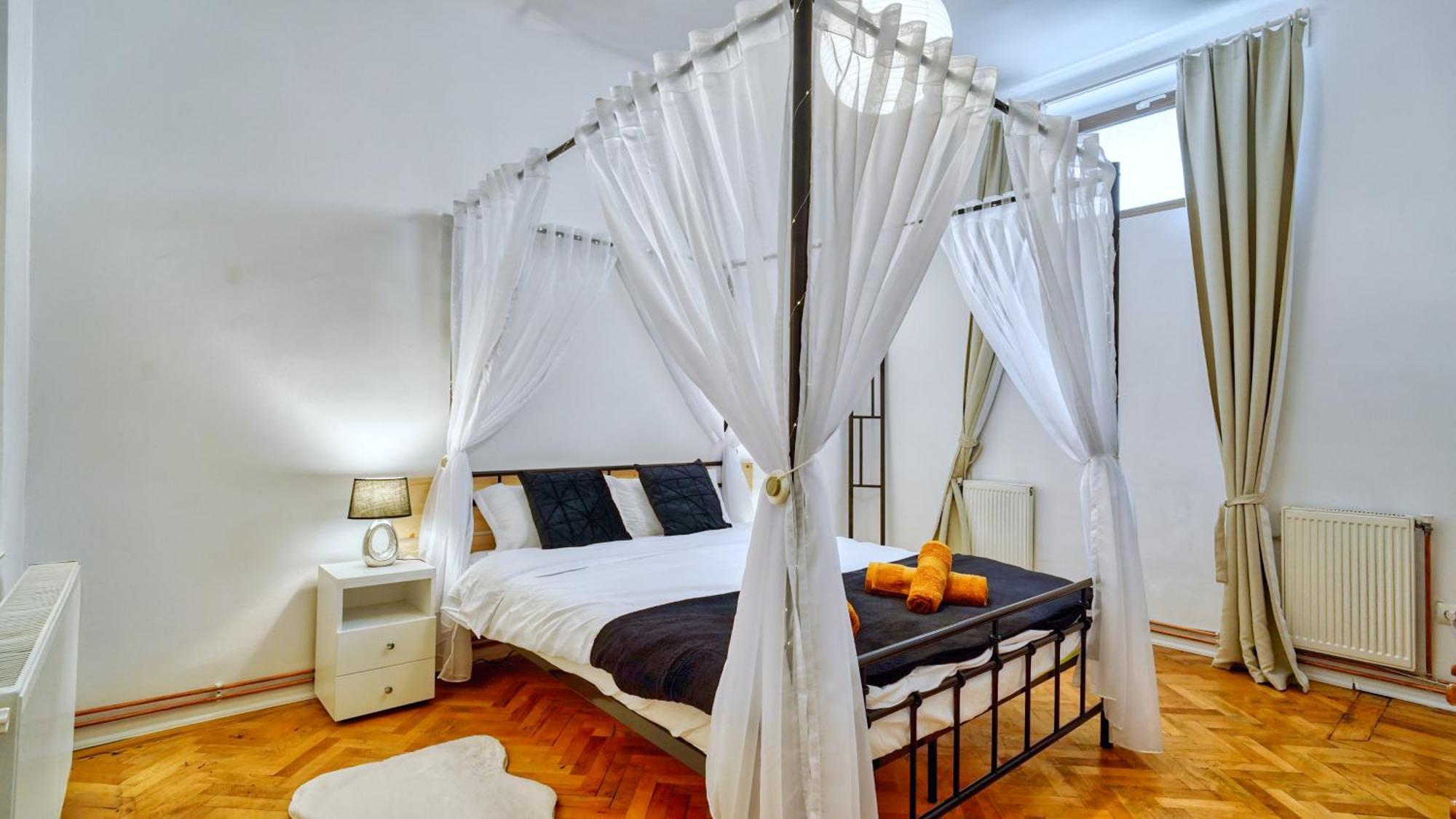 Intimo Oldtown Romantic Apartment Brasov Exterior photo