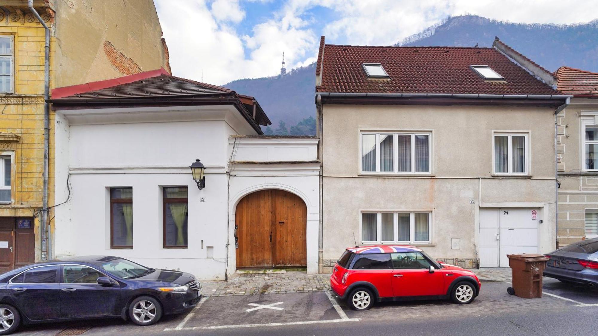 Intimo Oldtown Romantic Apartment Brasov Exterior photo